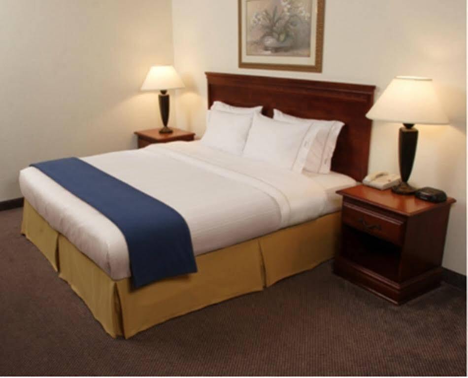 Holiday Inn Express & Suites Jackson/Pearl International Airport מראה חיצוני תמונה